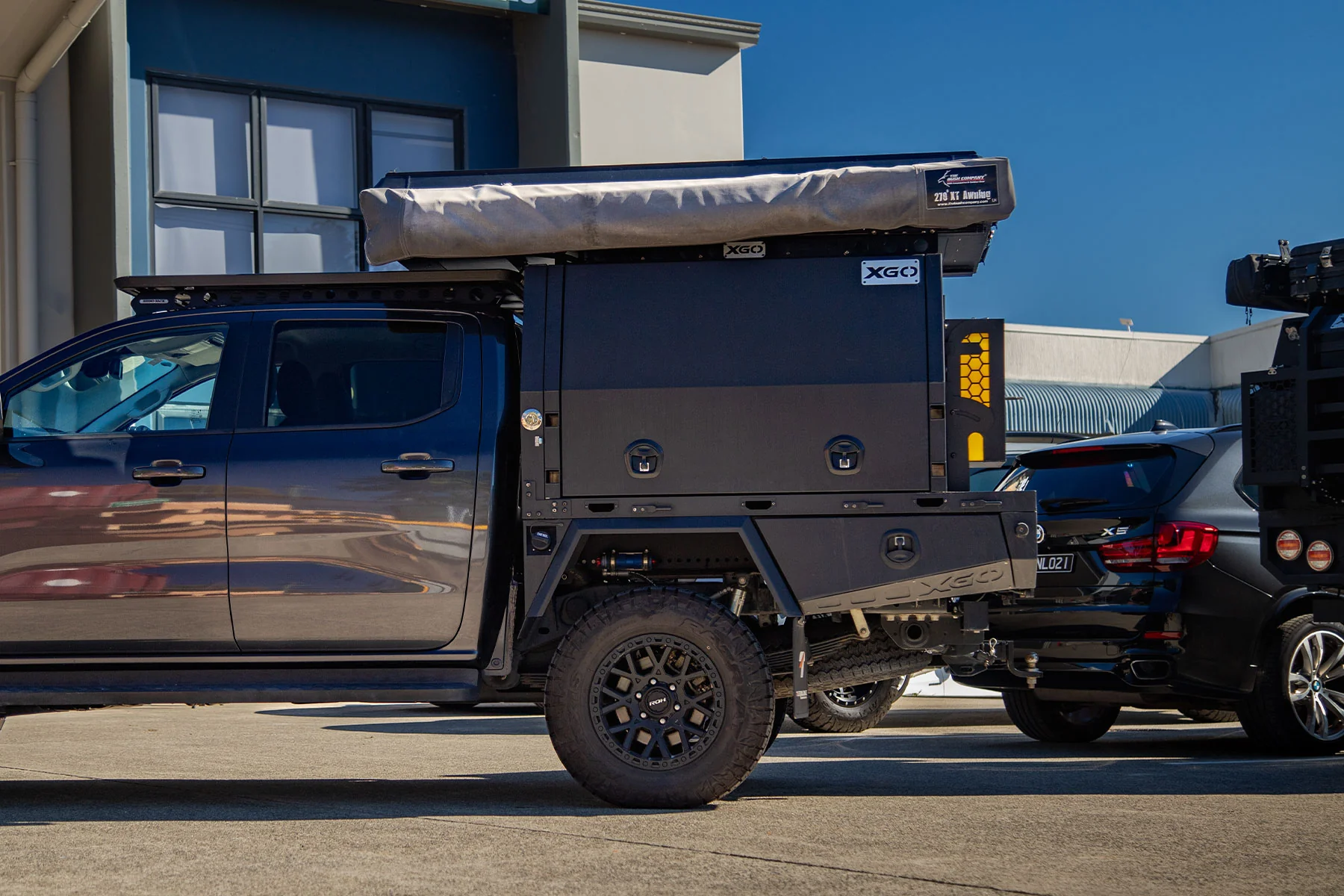 gun metallic XGO dual cab canopy