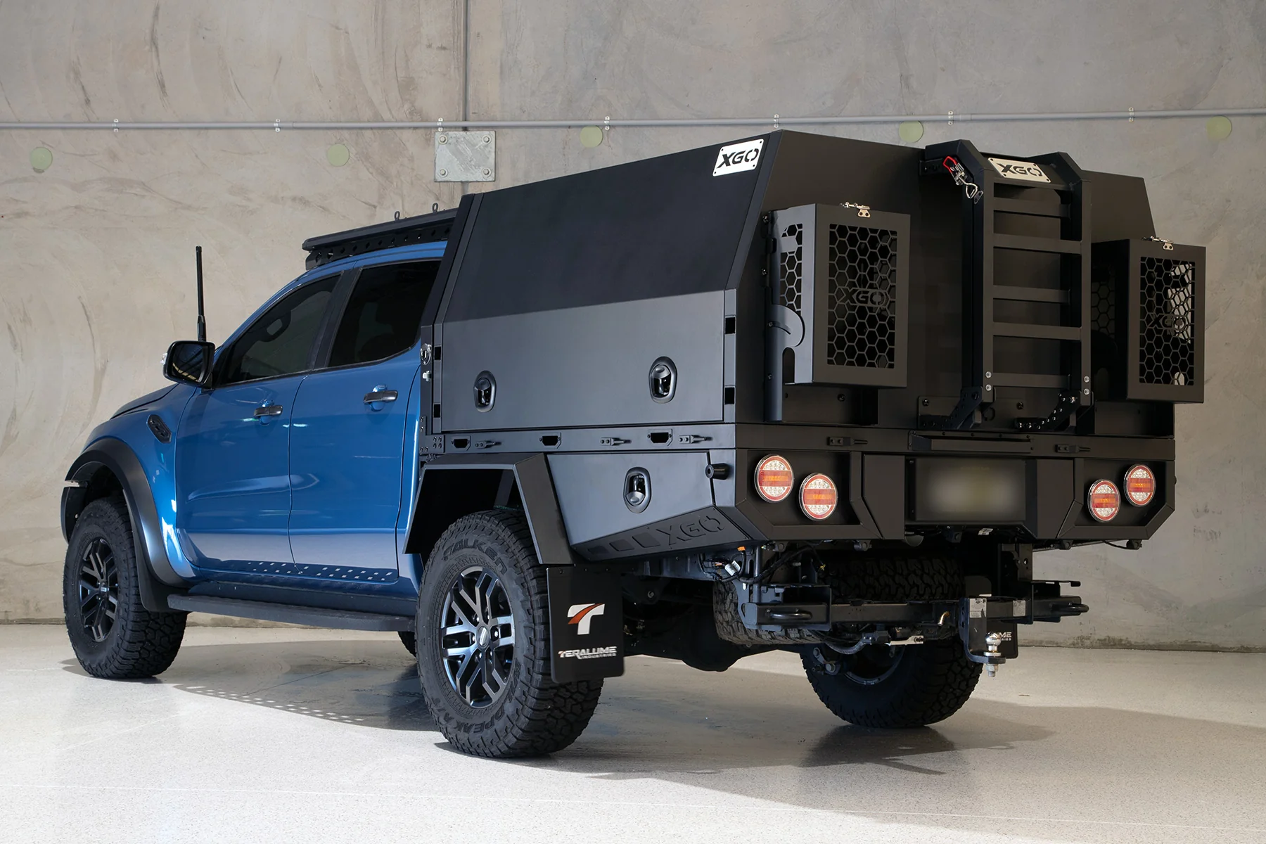 Black XGO dual cab teralume canopy