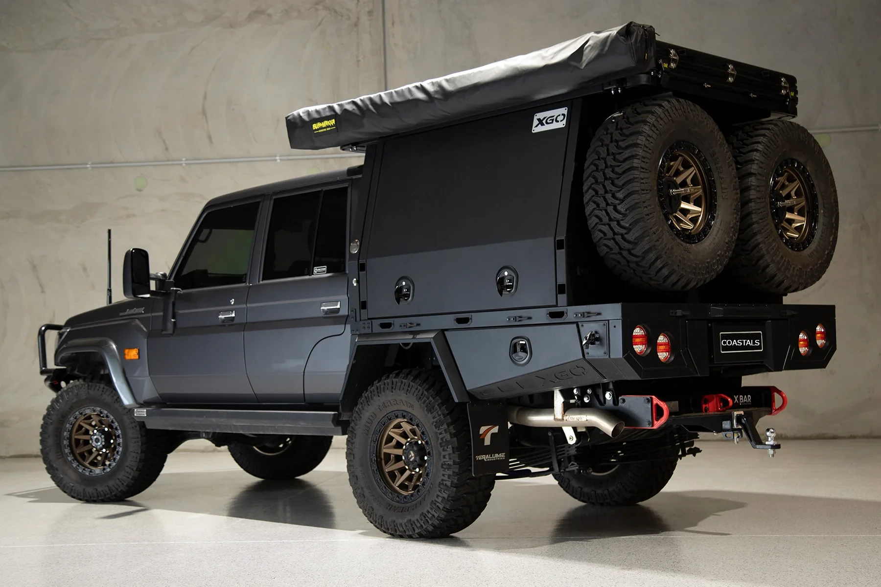 LandCruiser with black Teralume XGO canopy