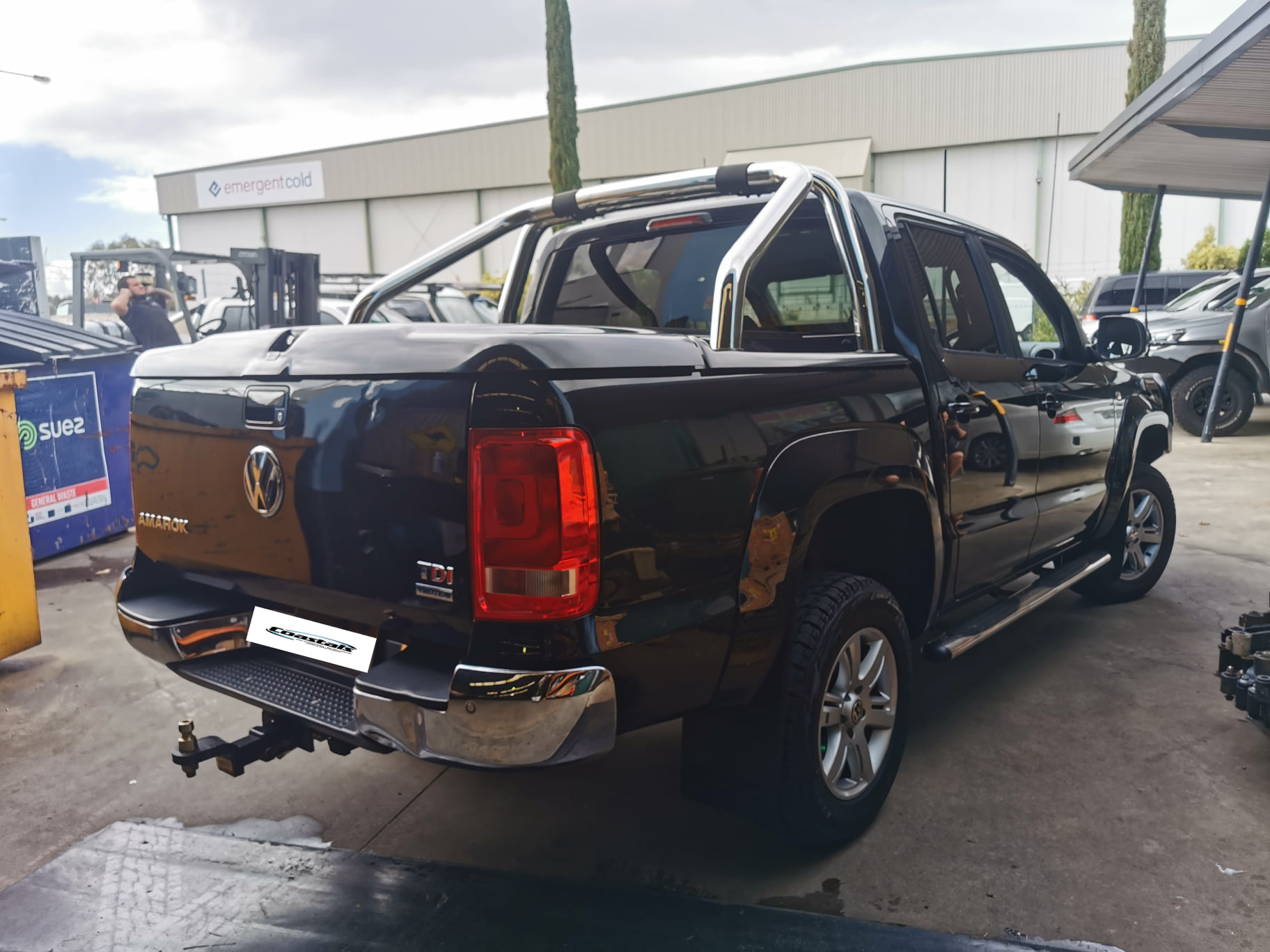 black amarok rear